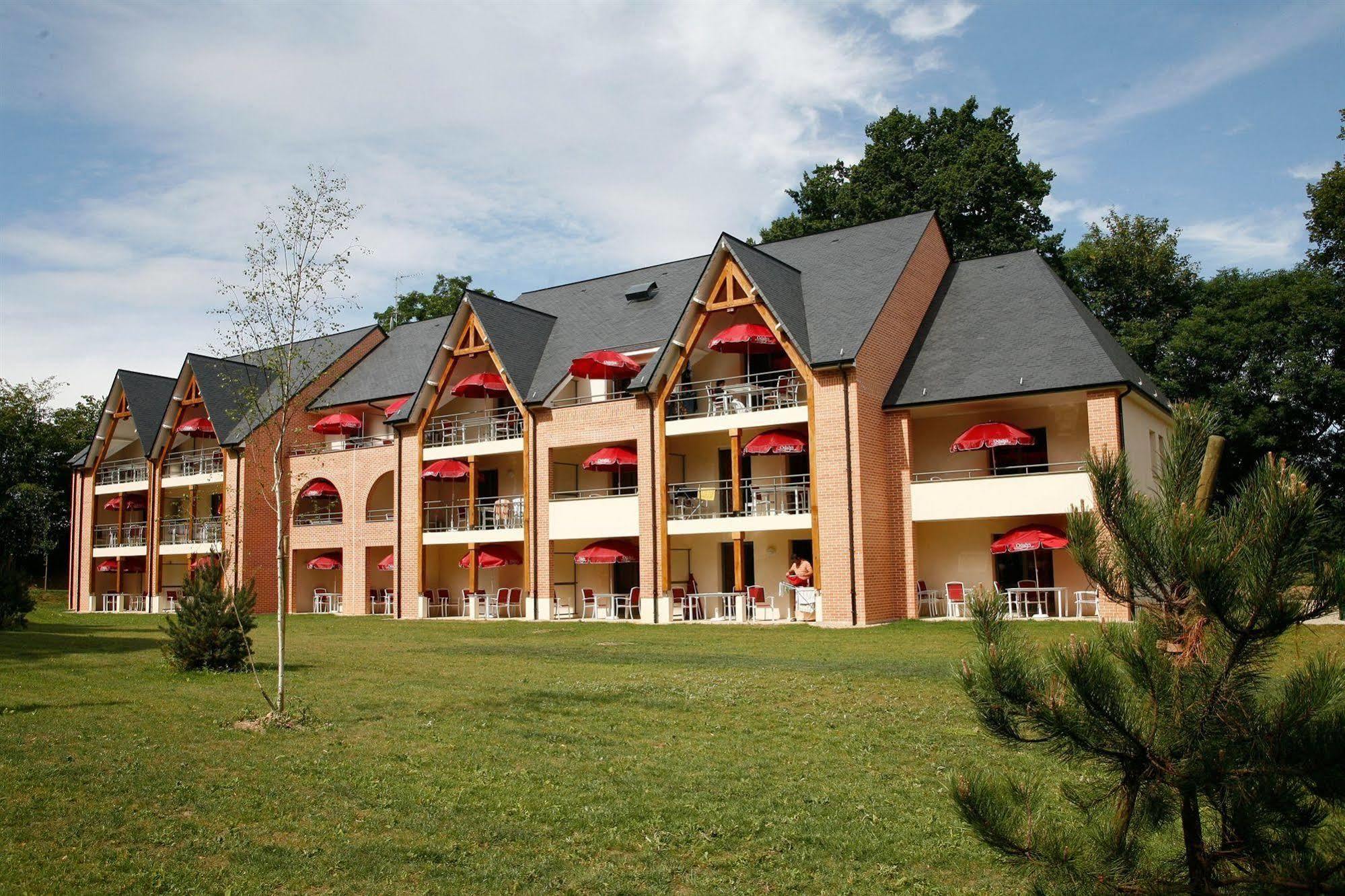 Le Chateau De Pretreville La Riviere-Saint-Sauveur Exterior photo